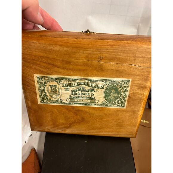 Vintage custom Tabacalera Harry Busch (Hairy Bush) wood cigar intimate toy box - Picture 3 of 5